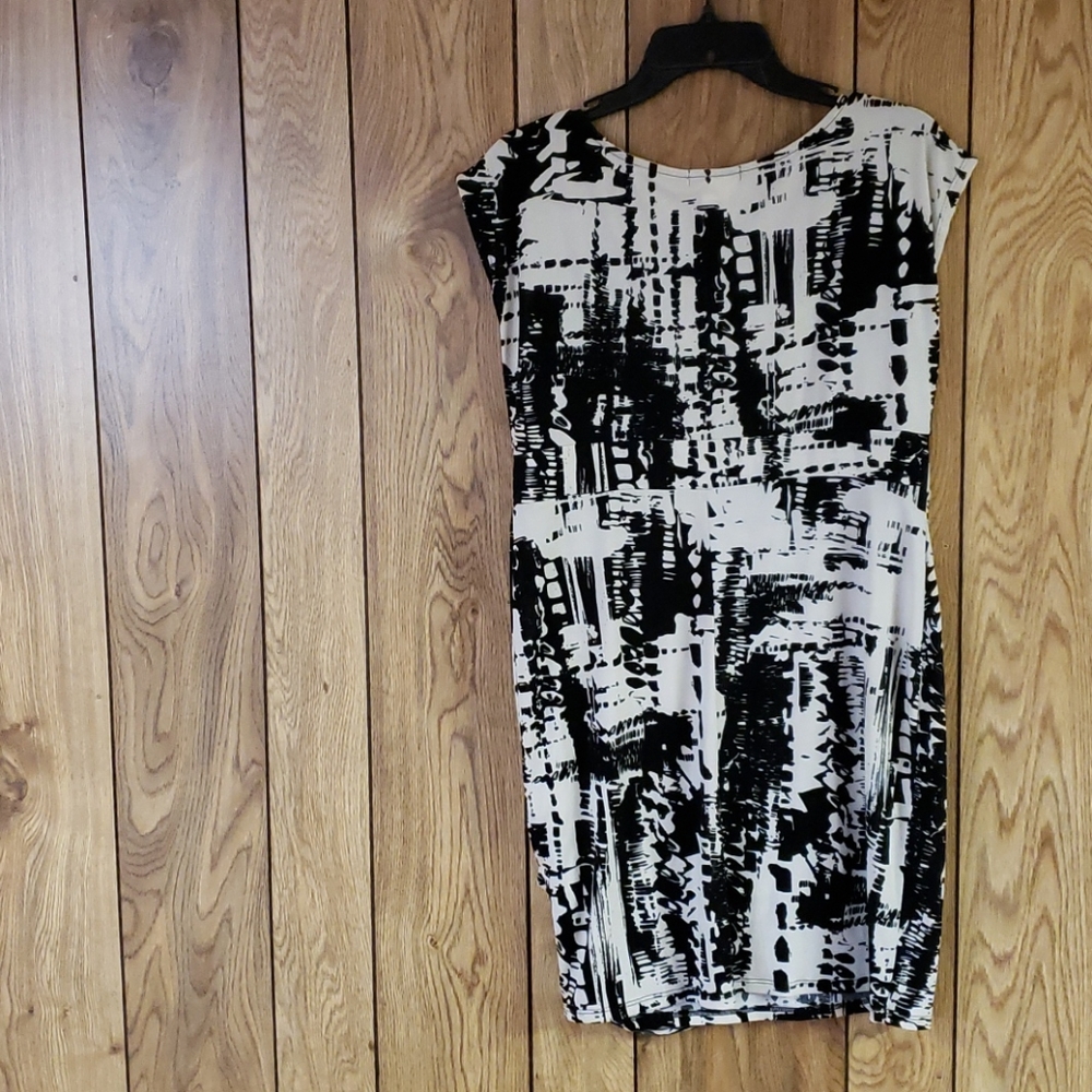 Dress - Picture 4 of 4